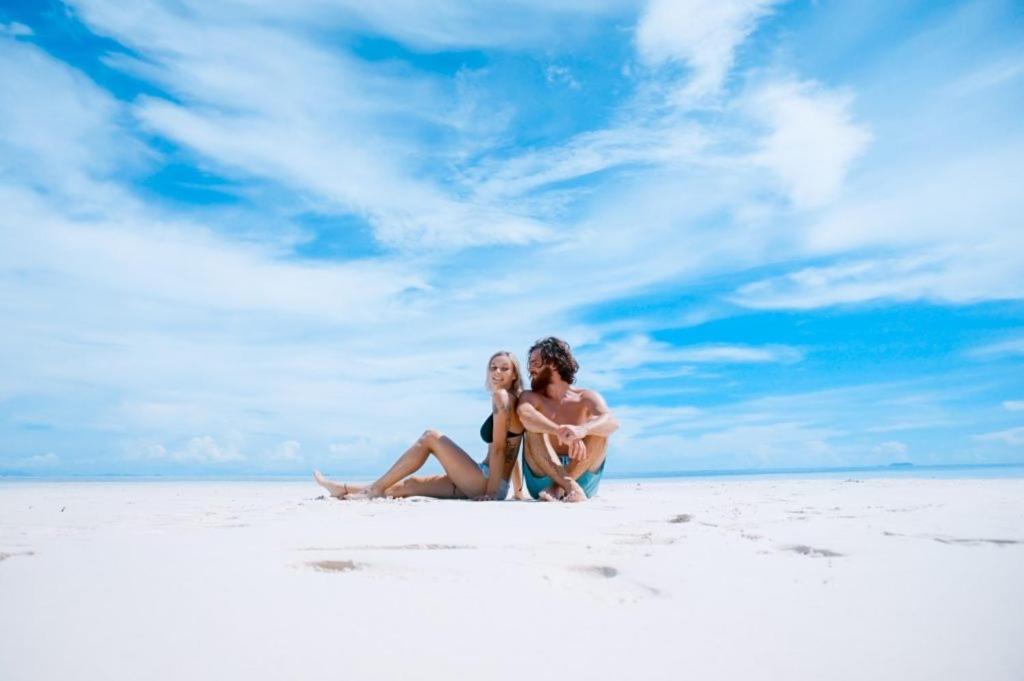 Island Guest Hotel Maamendhoo Bagian luar foto
