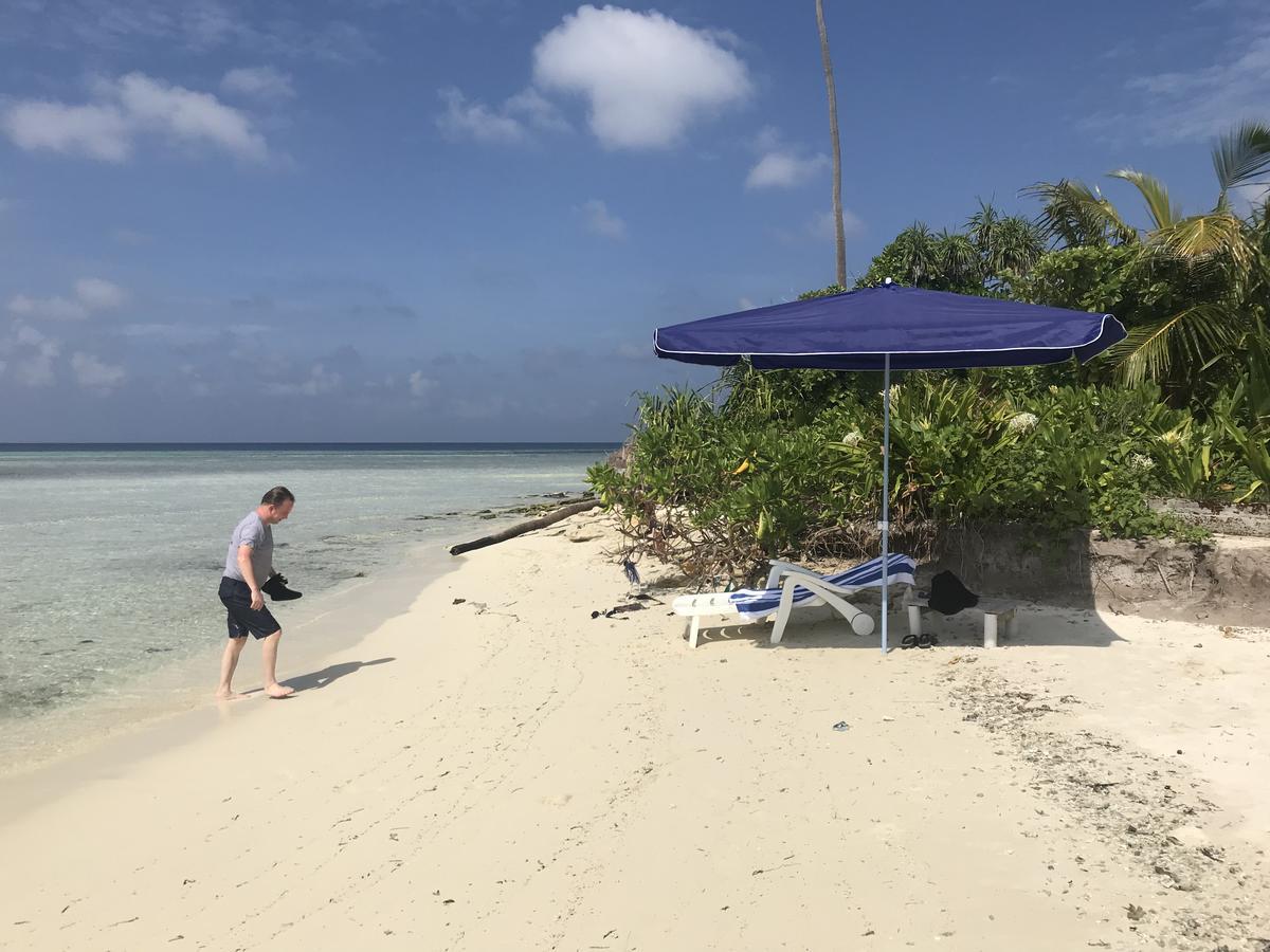 Island Guest Hotel Maamendhoo Bagian luar foto