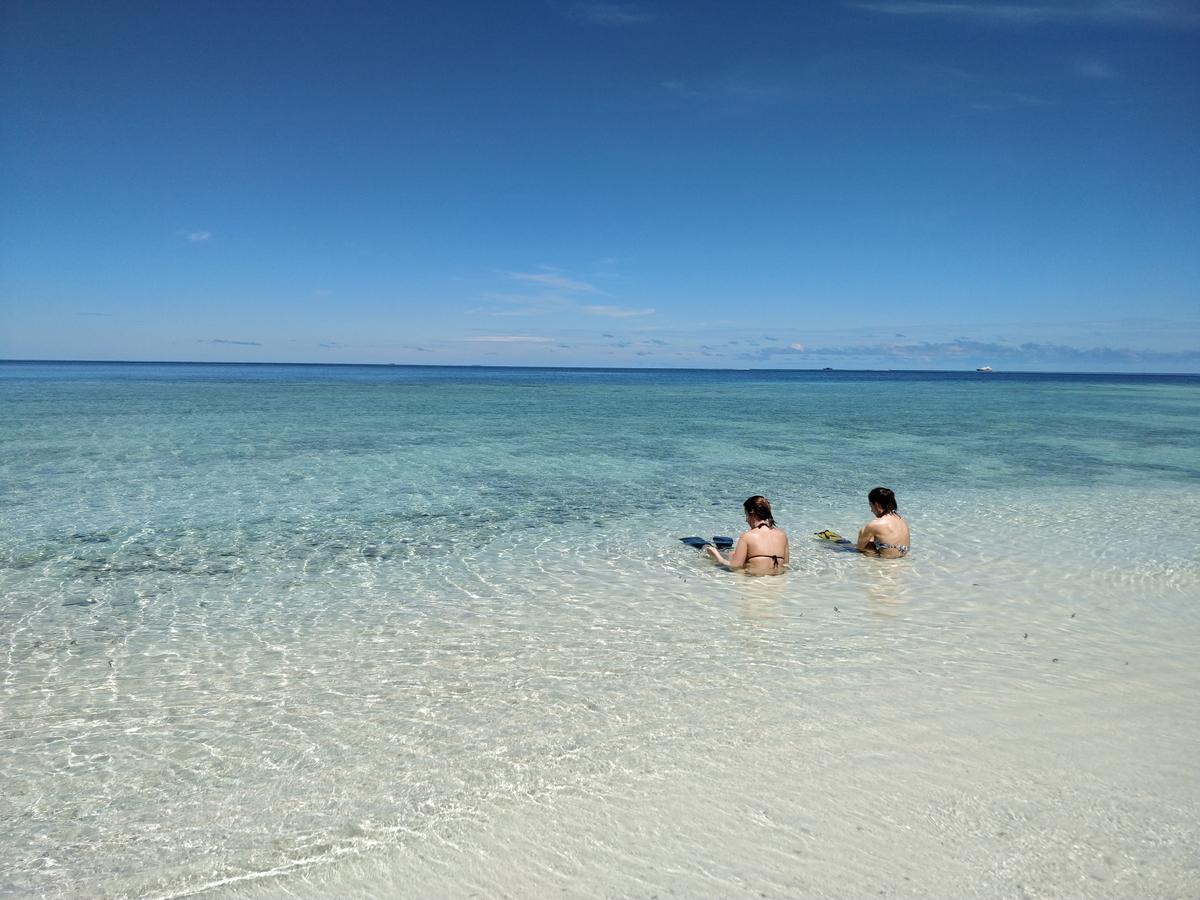 Island Guest Hotel Maamendhoo Bagian luar foto