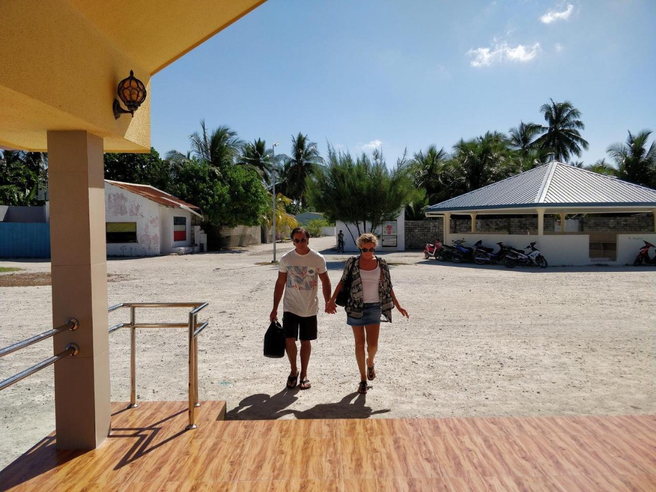 Island Guest Hotel Maamendhoo Bagian luar foto