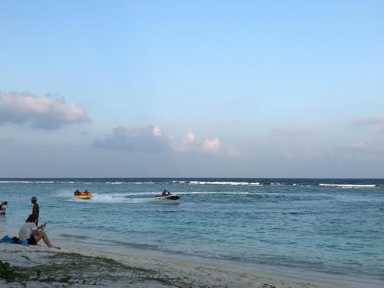 Island Guest Hotel Maamendhoo Bagian luar foto